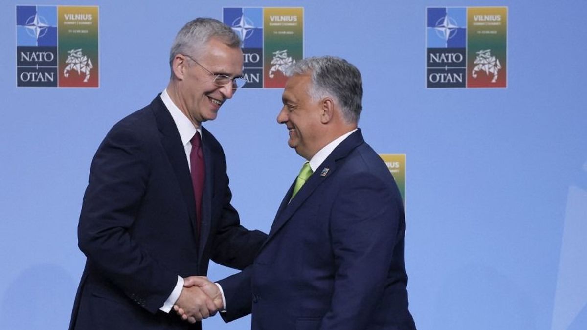 Megérkezett Budapestre Jens Stoltenberg NATO-főtitkár – erről tárgyalhat Orbán Viktorral