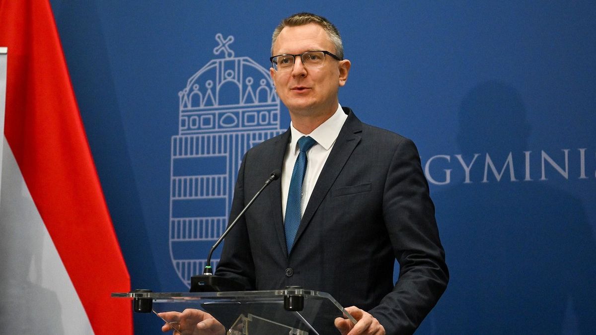 Ezért szabályoznák az iskolai mobilhasználatot