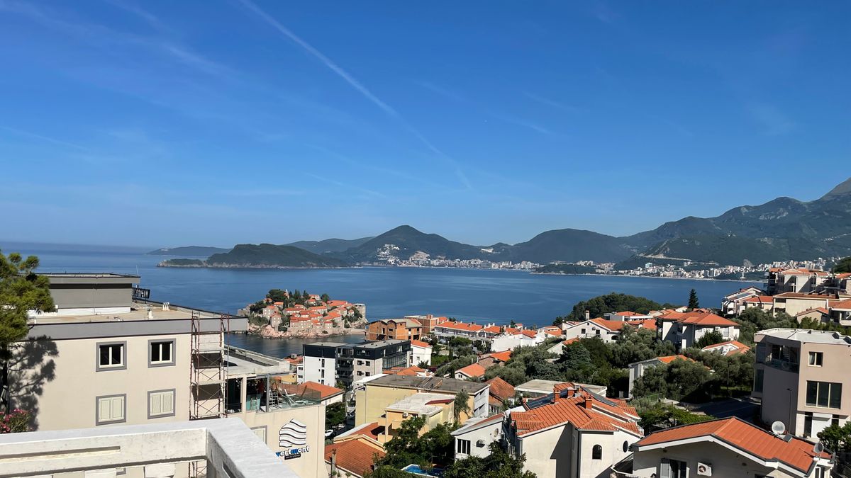 Hogy lehet olcsóbb a sör a montenegrói tengerparton, mint a tihanyi fizetős strandon?