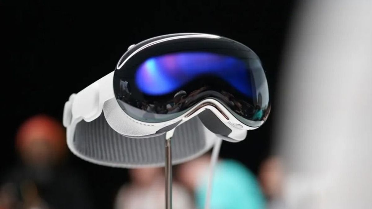 Annyira nem fogy az Apple Vision Pro, hogy már az olcsóbb változatot tervezik