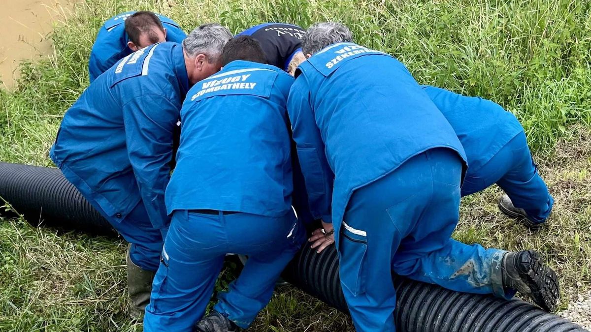Az újabb esőzések miatt szokatlanul lassan vonul le az árvíz