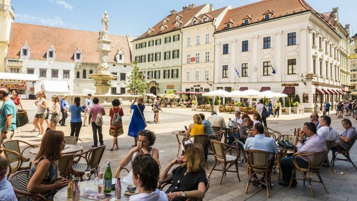 Tetőfokára hágott a vásárlókedv Szlovákiában, mindent visznek, ami pénzbe kerül