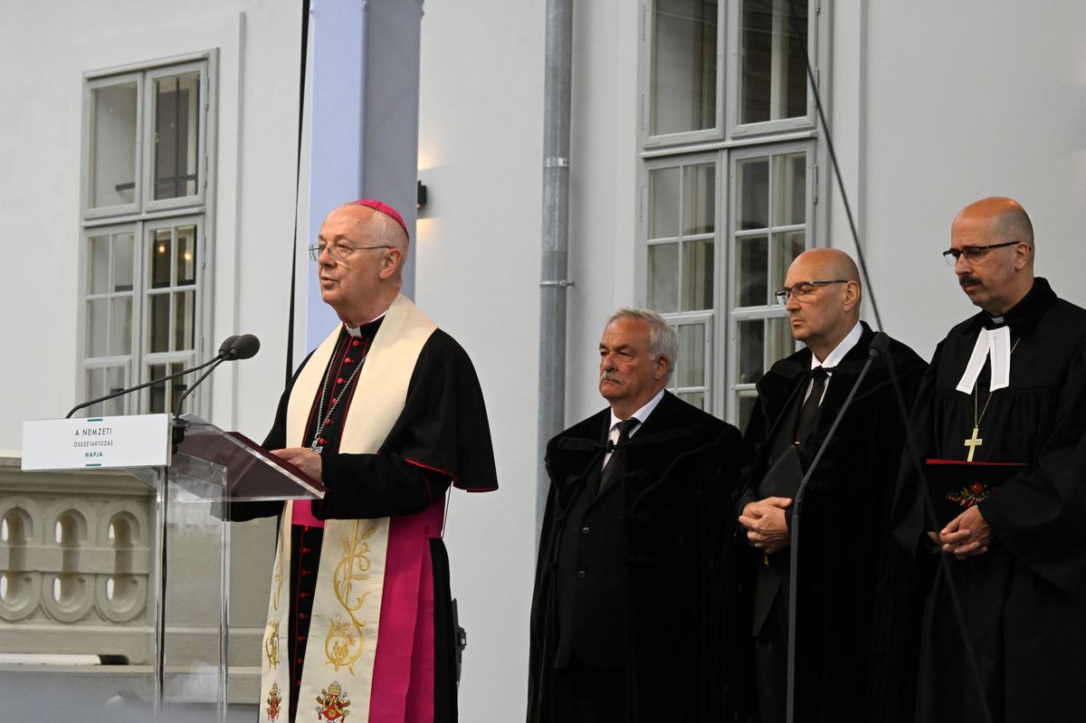 STEINBACH József; TERNYÁK Csaba; KATÓ Béla; KONDOR Péter