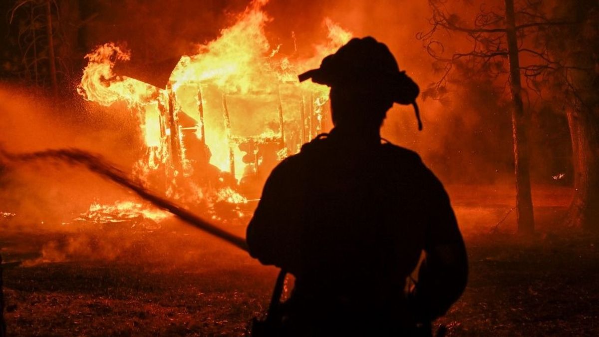 Soha nem látott méretű erdőtűz tombol Kaliforniában