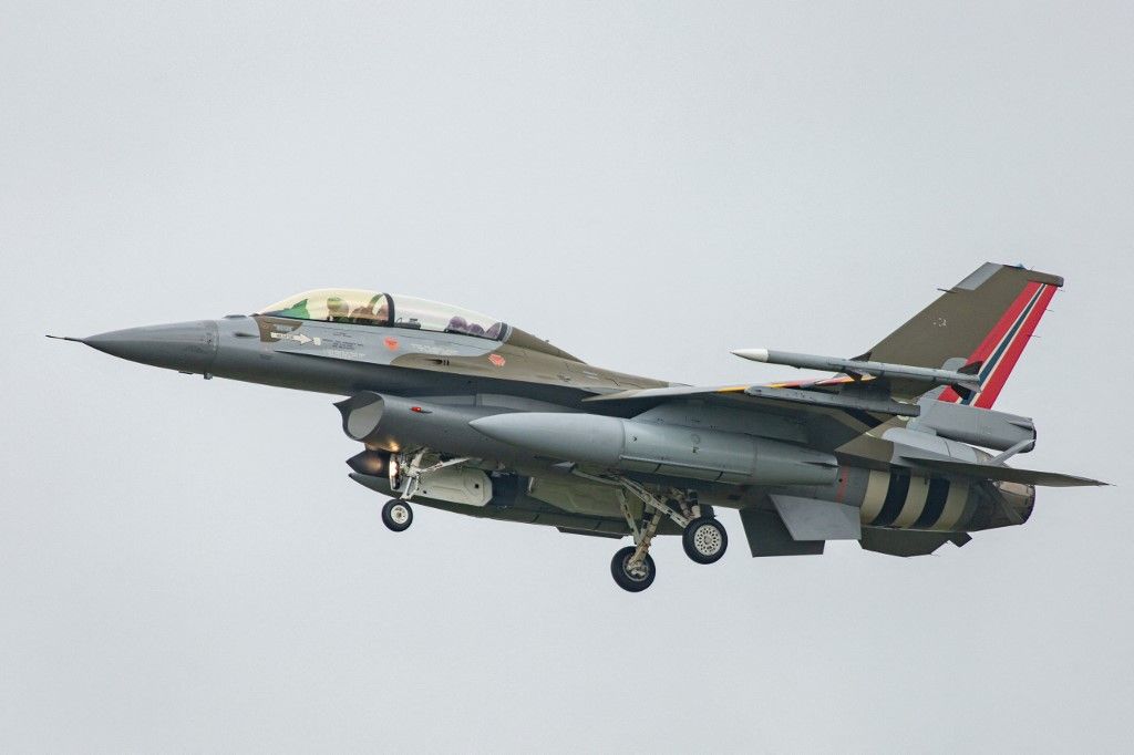 Norwegian F-16BM Fighter
terror
USA
Európa
terrorveszély
készültség