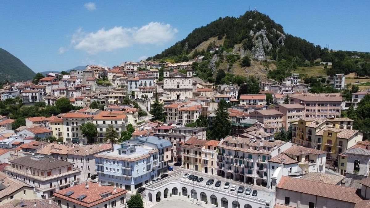 Bombaüzlet vagy átverés az egy eurós ház Olaszországban?