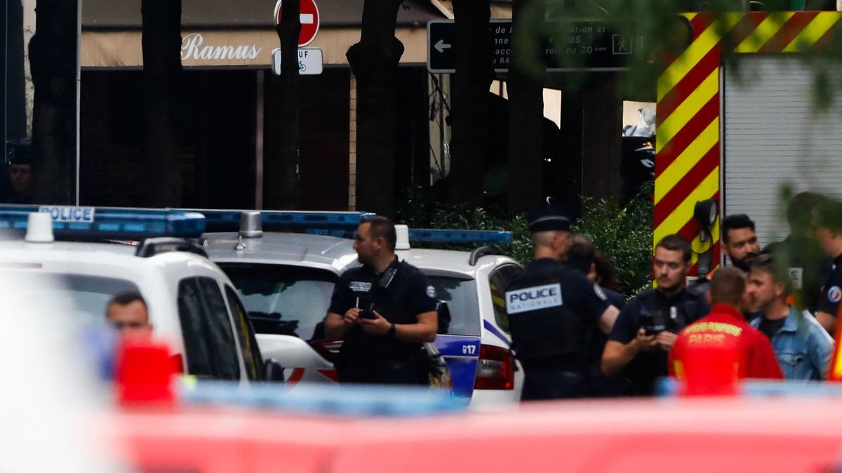 Egy kávézóba hajtott egy autós Párizsban, egy ember meghalt