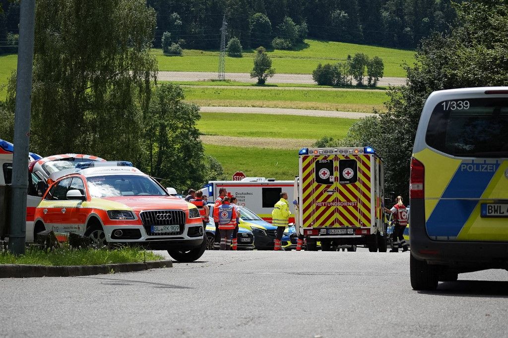 Amok alarm in Albstadt-Lautlingen
Több ember életét vesztette vasárnap egy támadásban egy baden-württembergi kisvárosban.