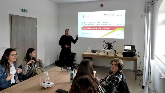 Tehetséges STEM lányok a Széchenyi Egyetemen