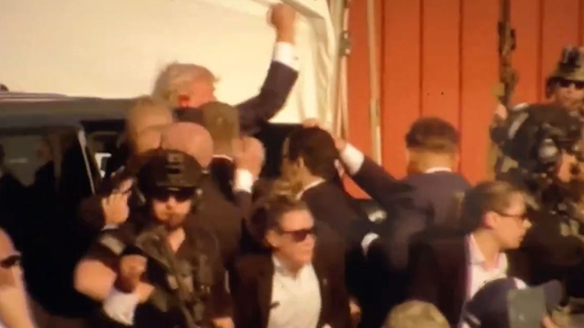 Újabb felvétel került elő a meglőtt Donald Trumpról – videó