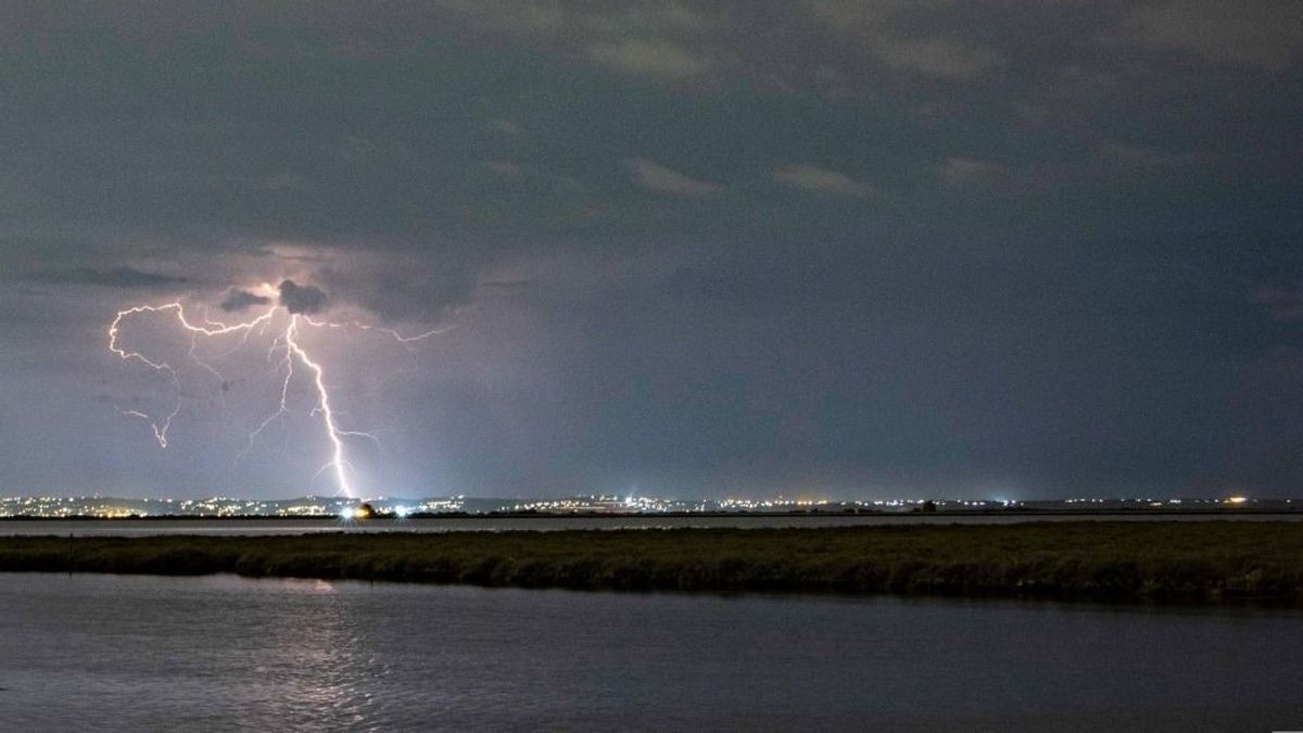 Figyelmeztet a meteorológus: előjel nélkül csaphat le egy hidegfront vasárnap