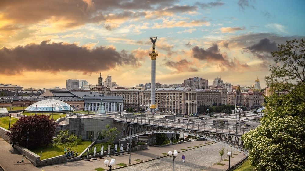 Kyiv,,Ukraine,-,June,1,,2021:,Independence,Monument,In,Kyiv