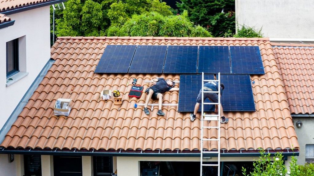 FRANCE - ENERGY - SOLAR PANELS - ROOFING - ENERGY TRANSITION
Németország
tanács
Unió