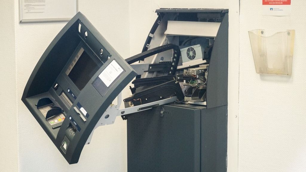Unknown persons blow up cash machine and start fire