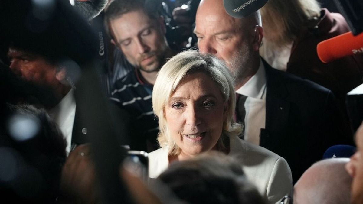 Le Pen csatlakozik a Patrióták Európáért csoporthoz, Orbán pártja ezzel a harmadik legerősebb frakció lesz