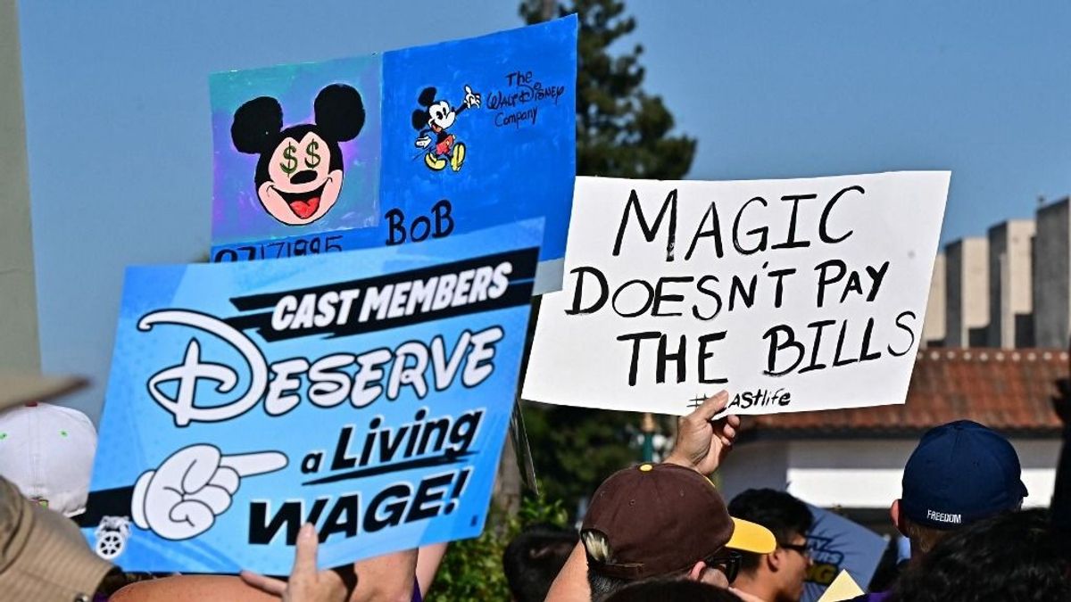 Disney-tüntetés: tízezer dolgozó vonult utcára a rossz életkörülmények miatt