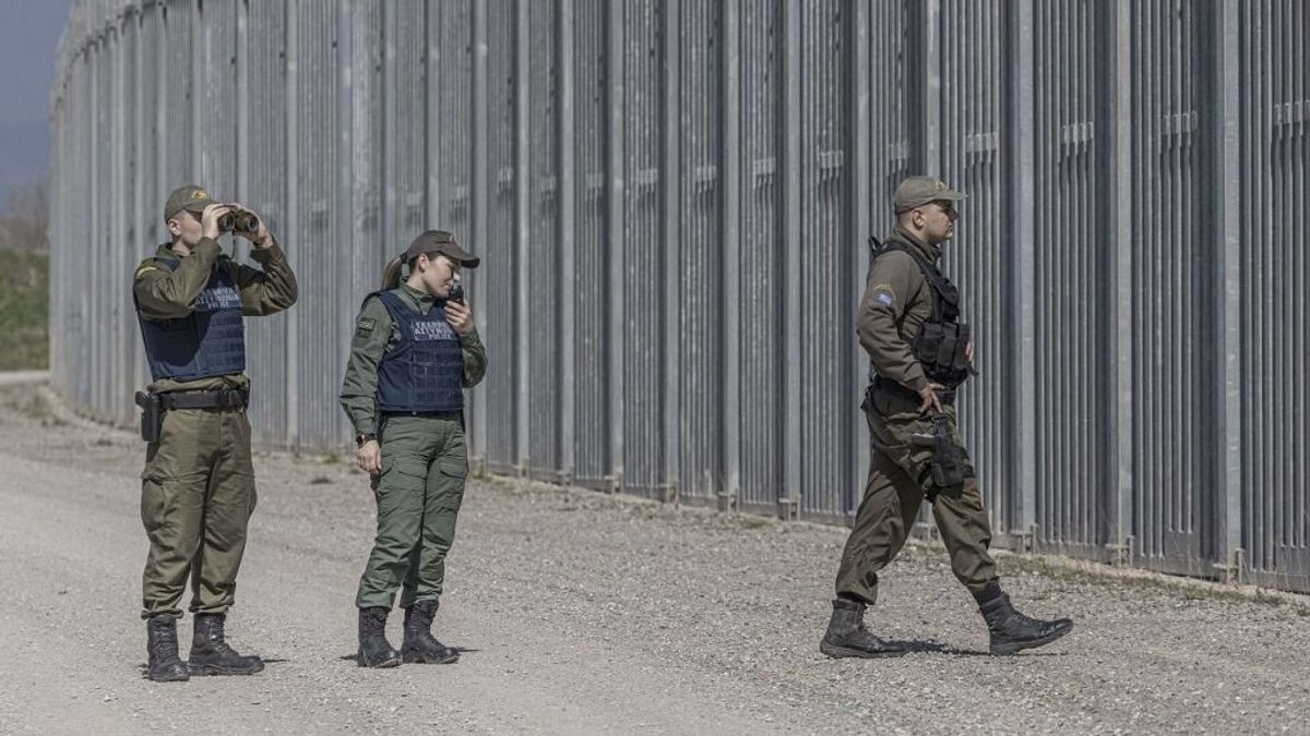 Rendkívüli: lelőttek egy görög határőrt, amikor fel akarta tartoztatni az illegális migránsokat