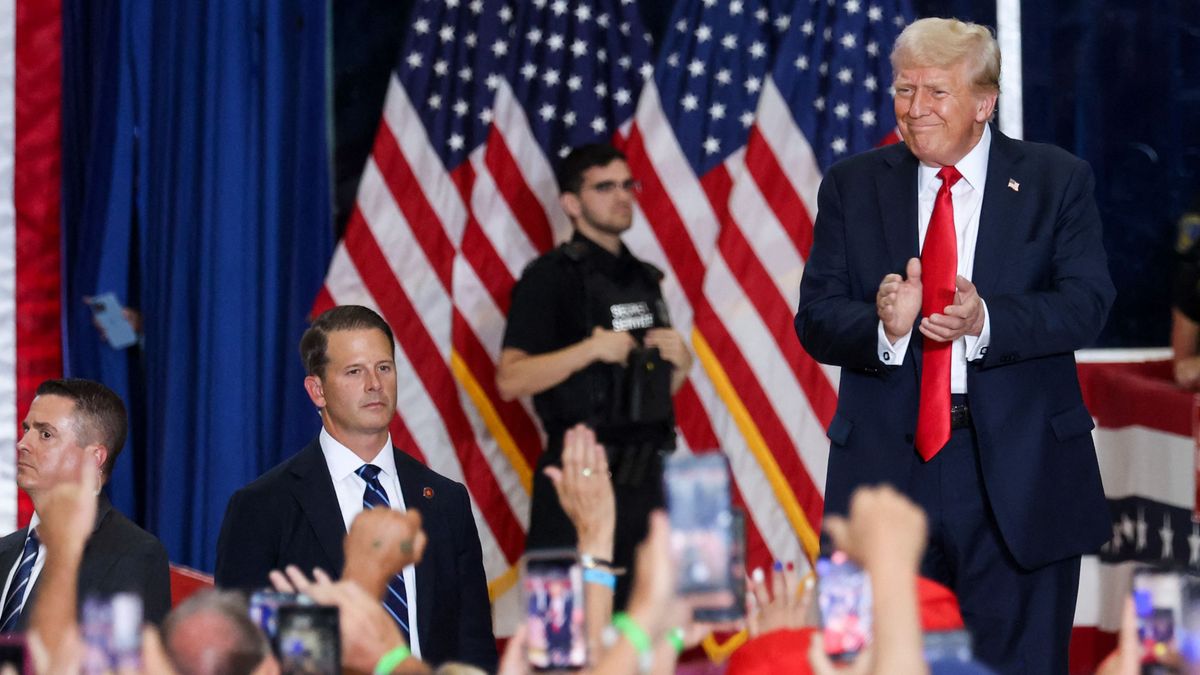 Donald Trumpon gúnyolódott Celine Dion menedzsmentje