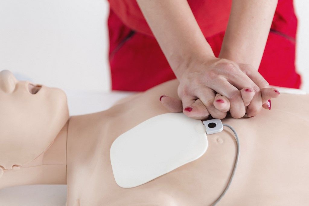 Cardiopulmonary resuscitation training
életet ment