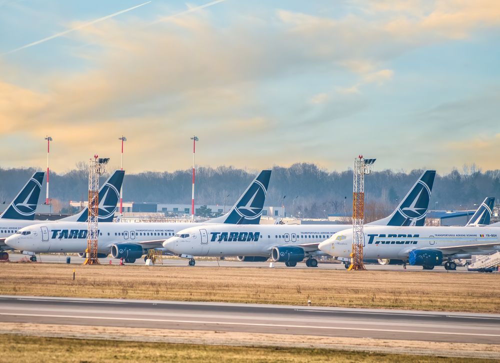 Otopeni,,Romania,-,01.23.2021:,Align,Tarom,Airplanes,On,Henri,Coanda
járattörlés, Románia