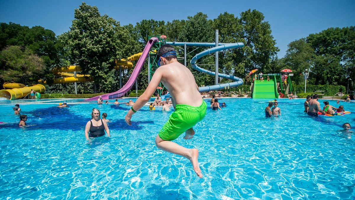 Strand és lángos: infláció alatti áremelkedéssel, teljes kapacitással robbant be a főszezon