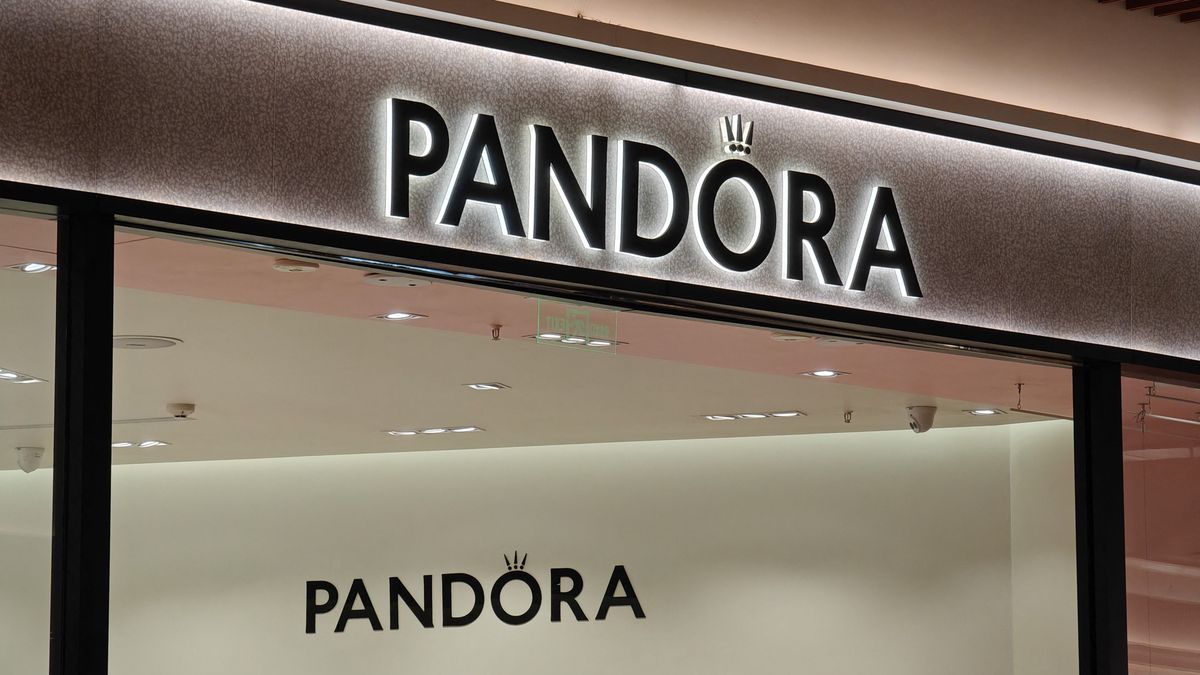 A Pandora Jewelry Store in Shanghai gyémánt