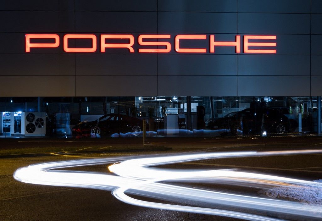 This file picture taken on August 2, 2016  shows the Porche logo at Porsche headquarters in Stuttgart. Berlin orders recall of 30,000 Porsches over emissions cheating on July 27, 2017. (Photo by Silas Stein / dpa / AFP) / Germany OUT