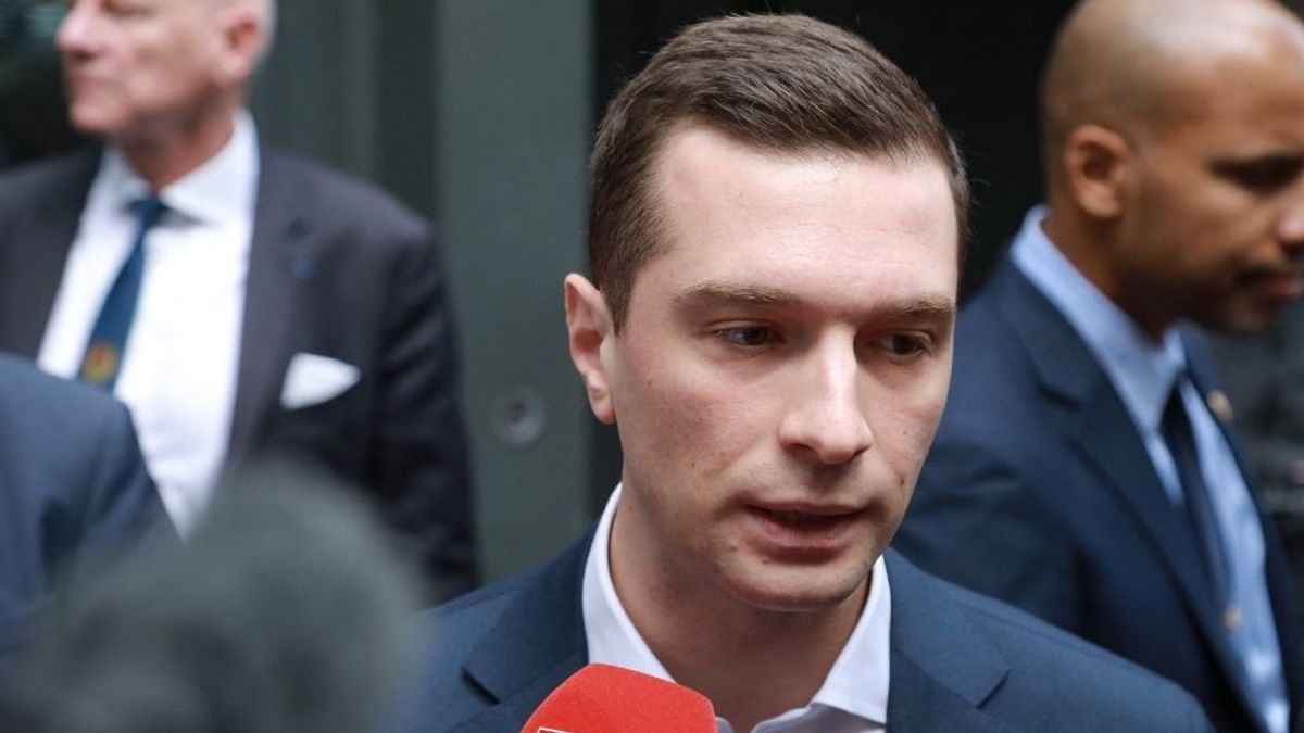 Káosz lesz Franciaországban, ha Le Penék nem szereznek többséget