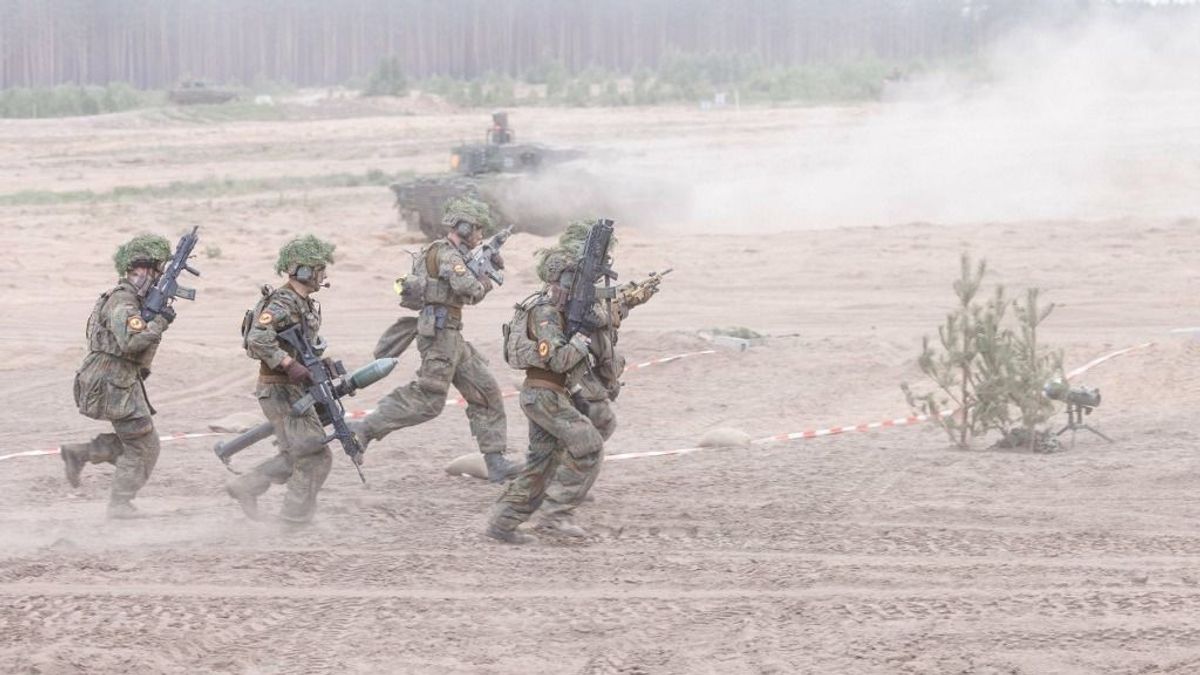 Több százezer új katonára van szüksége a NATO-nak Oroszország ellen