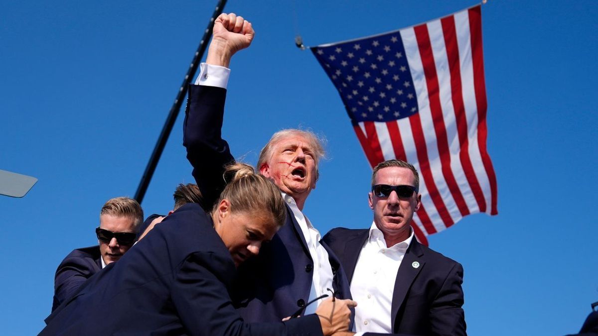 Levették Donald Trump pólóját a kínai webáruházak