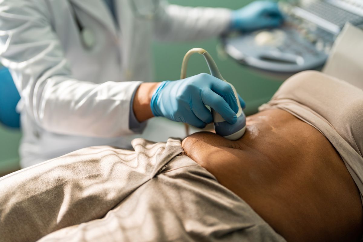 Ultrasound scanning of intestines, abdominal cavity, right lobe, liver, bile ducts, gallbladder
Remény érkezett a hasnyálmirigyrák jobb kezelésére.