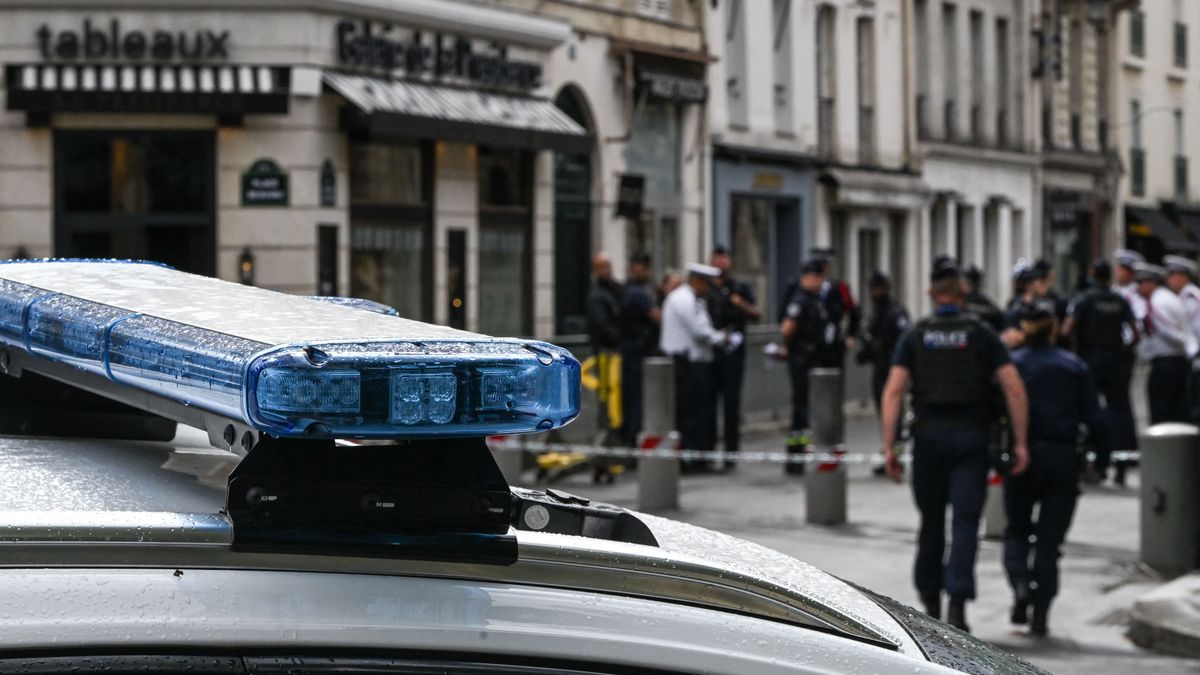 Párizsi olimpia: rendőrök özönlötték el a francia fővárost – Világgazdaság