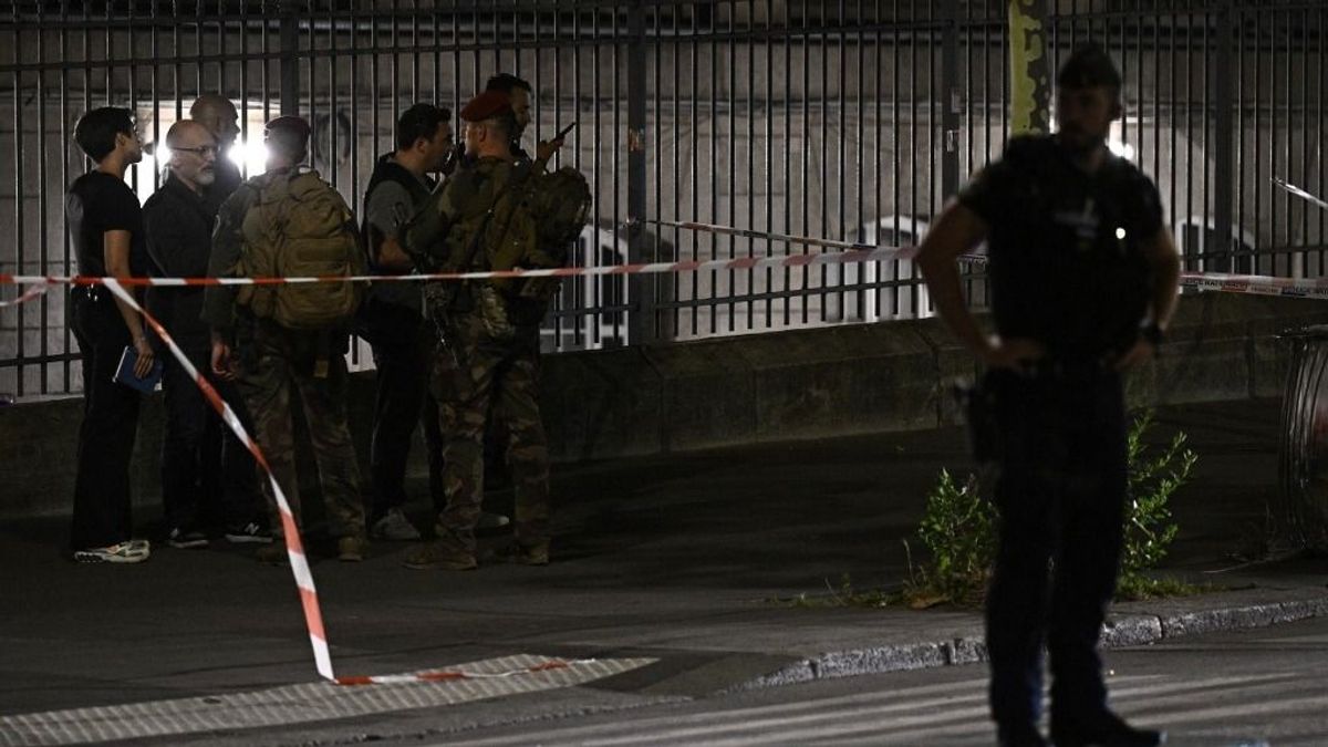 Késsel támadtak meg egy terrorelhárító katonát Párizsban