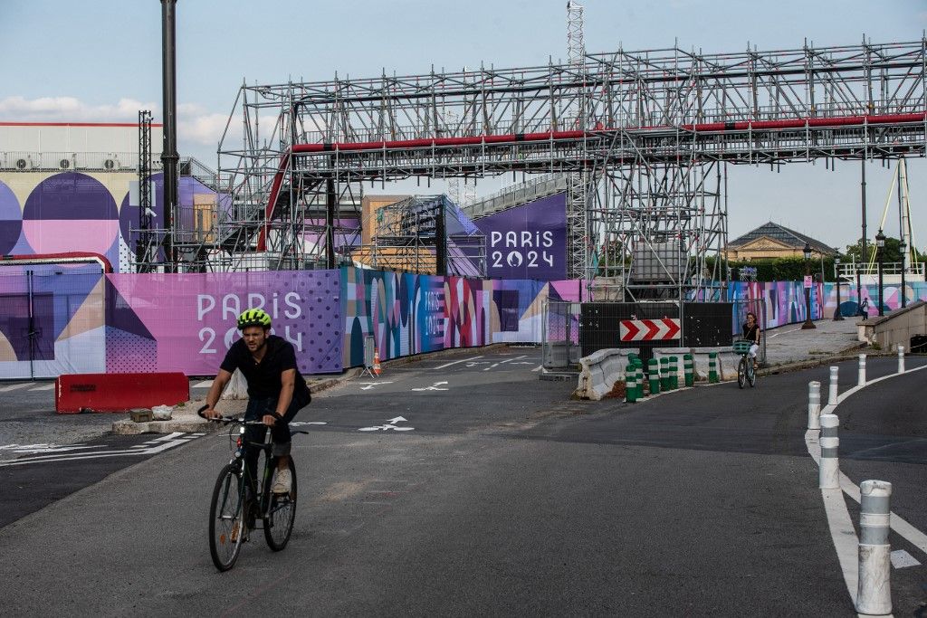 The city centre of Paris is within the no-go zone, two days before the opening ceremony of the Paris 2024 Olympic Games, in Paris, France, on July 24, 2024. (Photo by Andrea Savorani Neri/NurPhoto) (Photo by Andrea Savorani Neri / NurPhoto / NurPhoto via AFP)