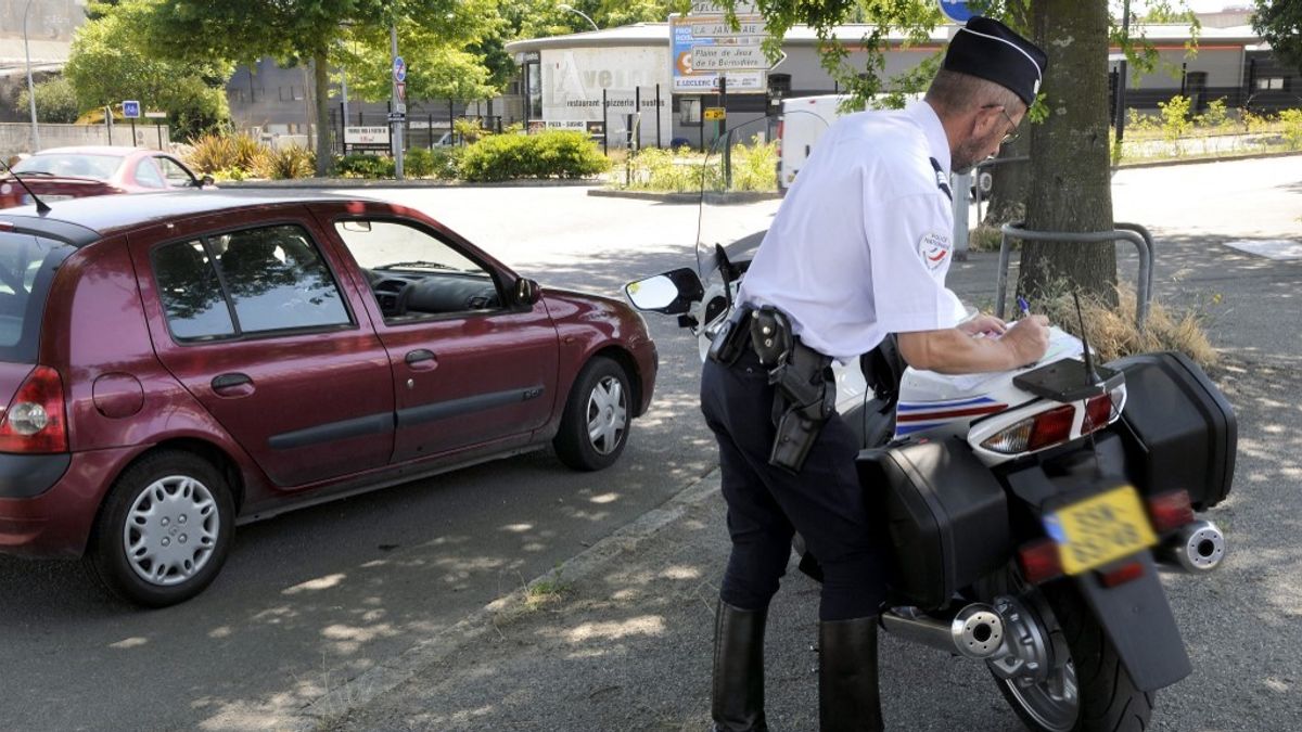 Durván megemelik a közlekedési bírságok összegét: röpködhetnek a százezrek