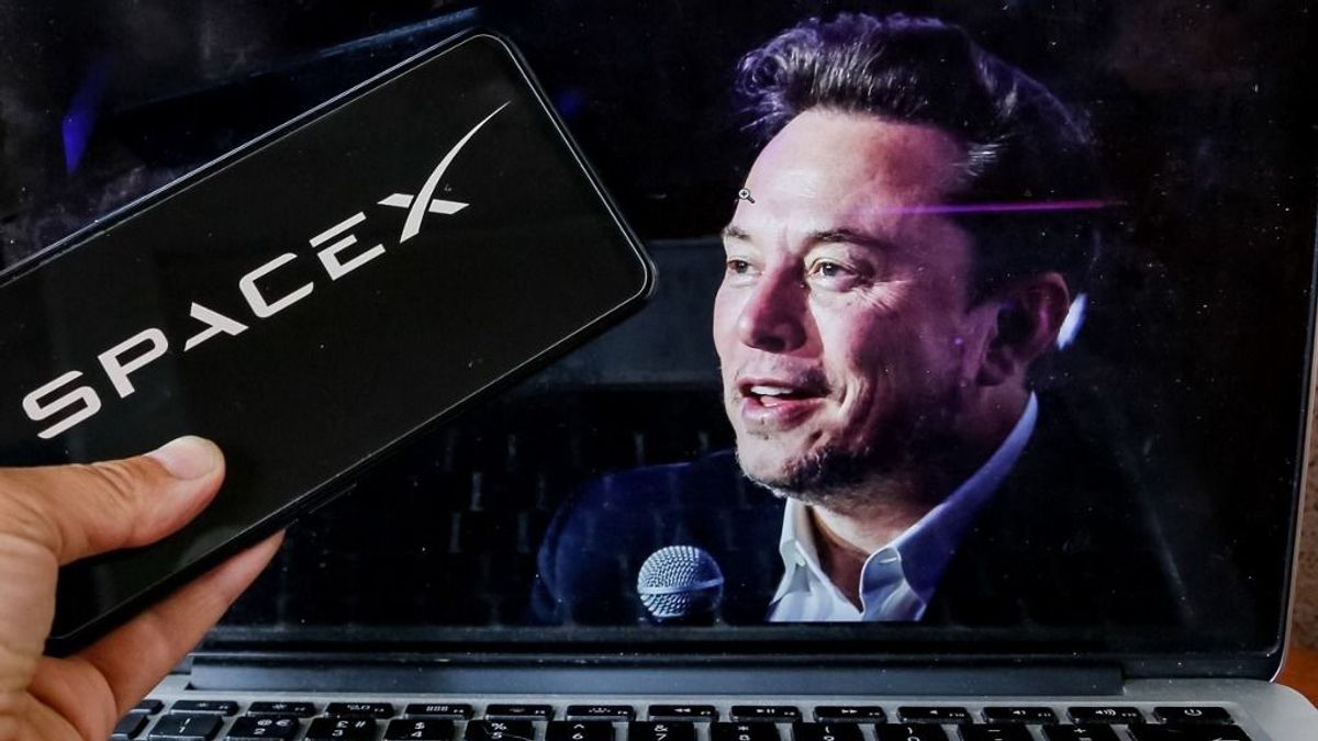 Elon Musk először állt ki teljes mellszélességgel Trump mellett