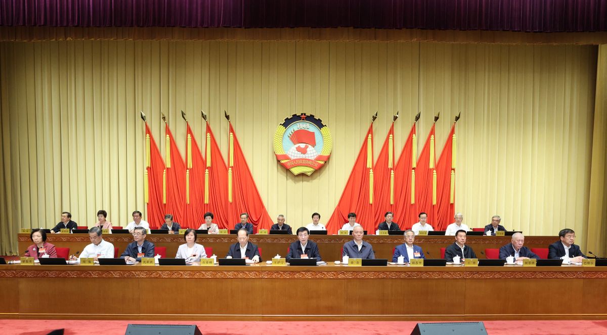 CHINA-BEIJING-WANG HUNING-CAI QI-CPPCC-STANDING COMMITTEE-MEETING (CN) kínai fiatalok nyugdíjkorhatár