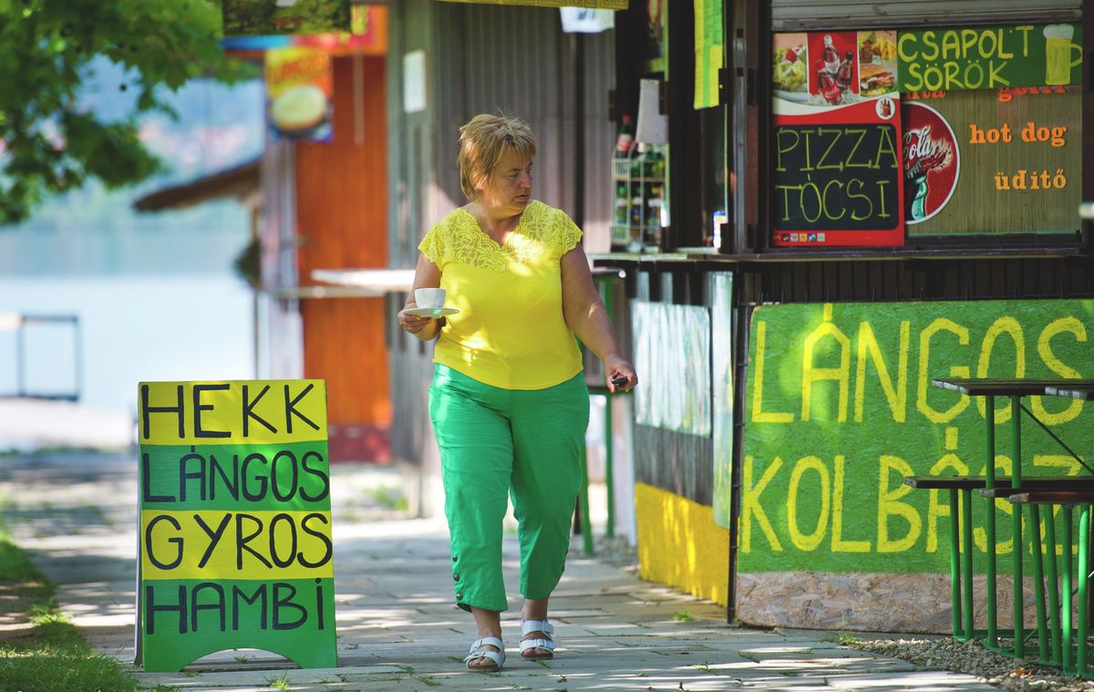 Árjegyzék, büféÉtel lángos, kolbász, hekkStrandkaja-teszt Balaton 2011.08.08.fotó: Németh András Péter