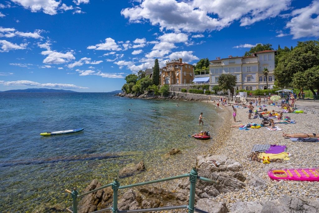 View of hotel and Aegean Sea near Opatija, Eastern Istria, Kvarner Bay, Eastern Istria, Croatia, Europe
Horvát
tengerpart
turista
Horvátország