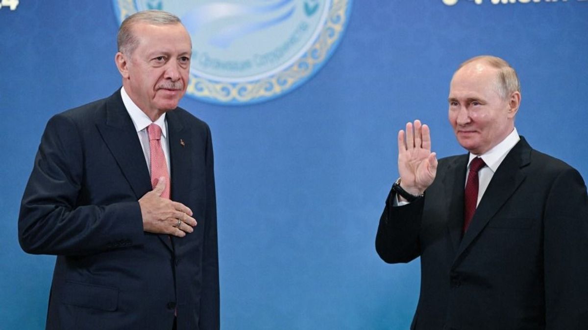 Erdogan egyszerre kacsingat keletre és nyugatra - Törökország hivatalosan is csatlakozna a BRICS-hez