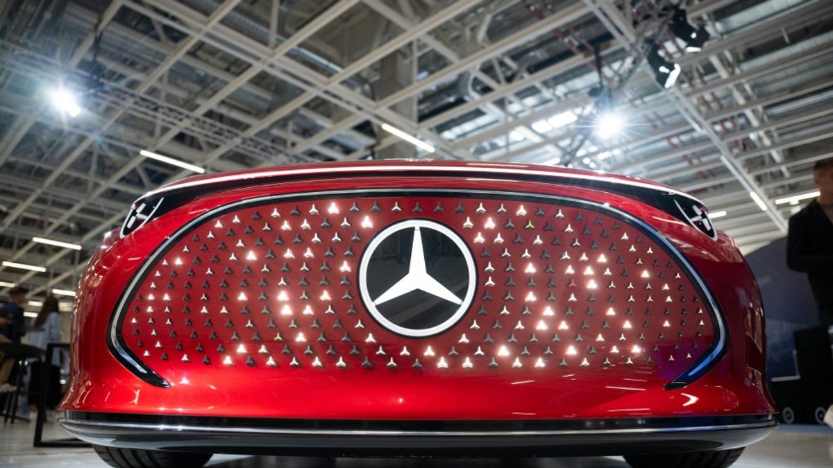 Mercedes: köhög a motor, olvad a profit