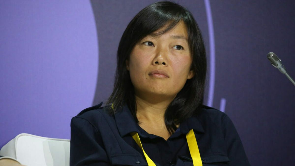 Oroszország leggazdagabb nője nyilvánosan esett neki a férjének