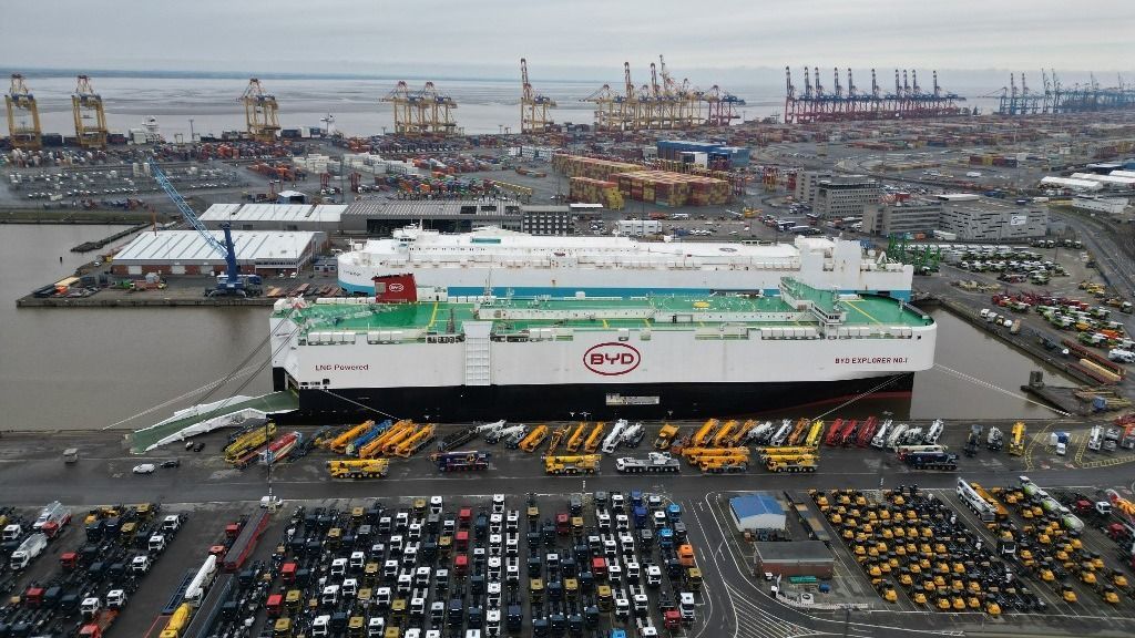 "BYD Explorer No.1" docks in Bremerhaven