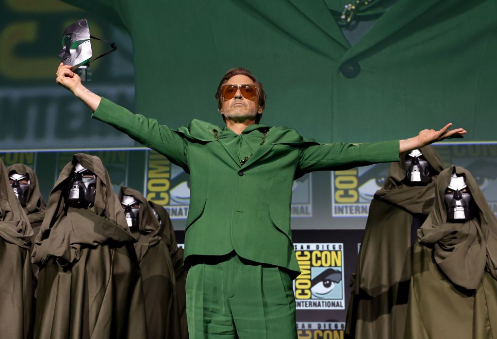 SAN DIEGO, CALIFORNIA - JULY 27: Robert Downey Jr. speaks onstage during the Marvel Studios Panel in Hall H at SDCC in San Diego, California on July 27, 2024. (Photo by Jesse Grant/Getty Images for Disney), Robert Downey Jr. Hollywood új királya – legalábbis a fizetése ezt mondja