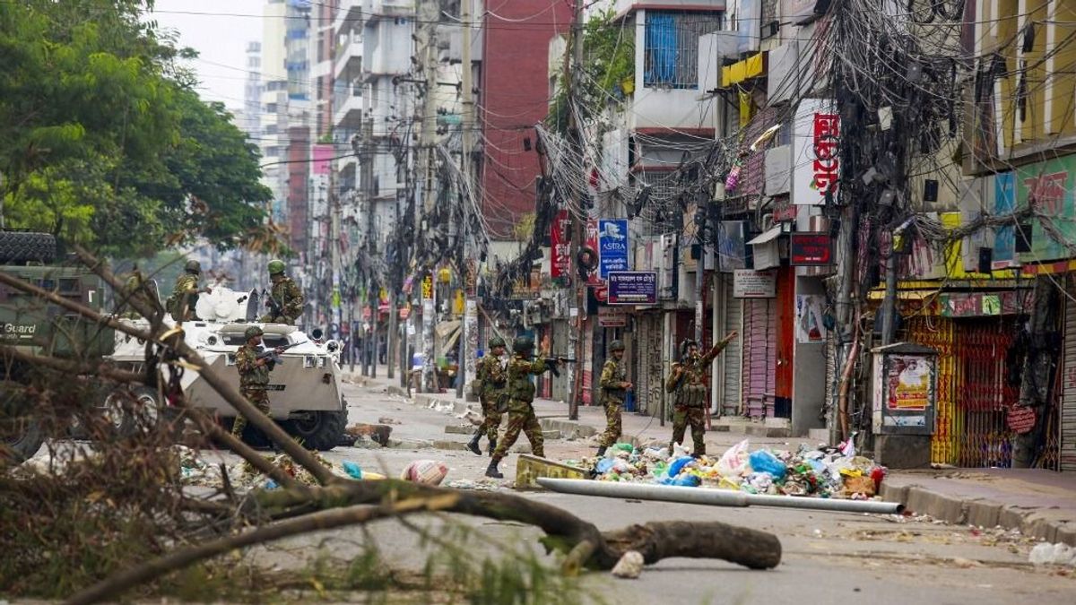 Már legalább 114 halottja van a bangladesi tüntetéshullámnak, de érvényesülni látszik a tiltakozók akarata
