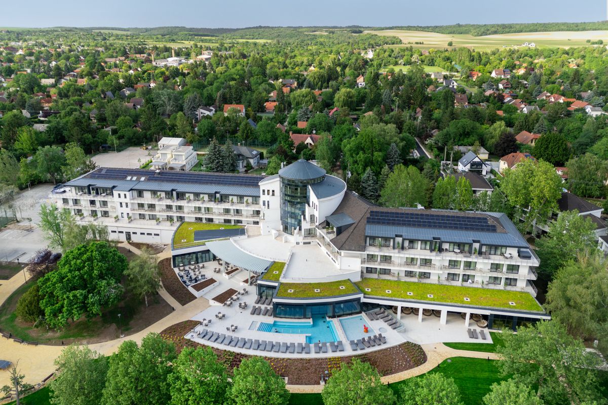 Balaton, Kenese Bay Garden