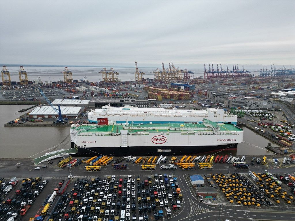 "BYD Explorer No.1" docks in Bremerhaven