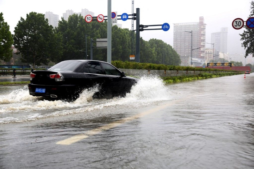 Blue Rainstorm Alert in Lianyungang
Kína