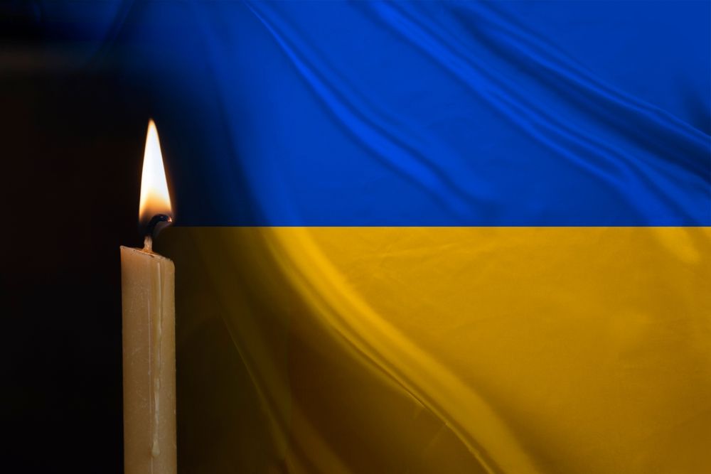 Mourning,Candle,Burning,Front,Of,Flag,Ukraine,,Memory,Of,Heroes
Szörnyű tragédia: két tinédzser zuhant ki a 16. emeletről Kijevbe, Ukrajna