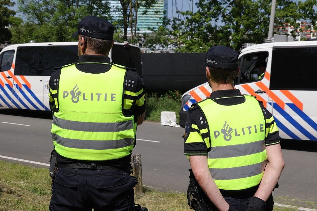 Pegida leader burns Quran in Netherlands, terrorista, iszlám állam